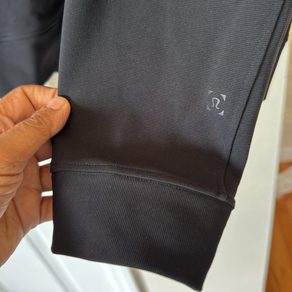 Lululemon jacket - Picture 4 of 8